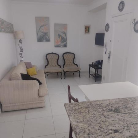 Apartamento Vento E Mar - 2 Quartos Com Sacada Na Quadra Da Praia Do Gonzaga Сантос Экстерьер фото