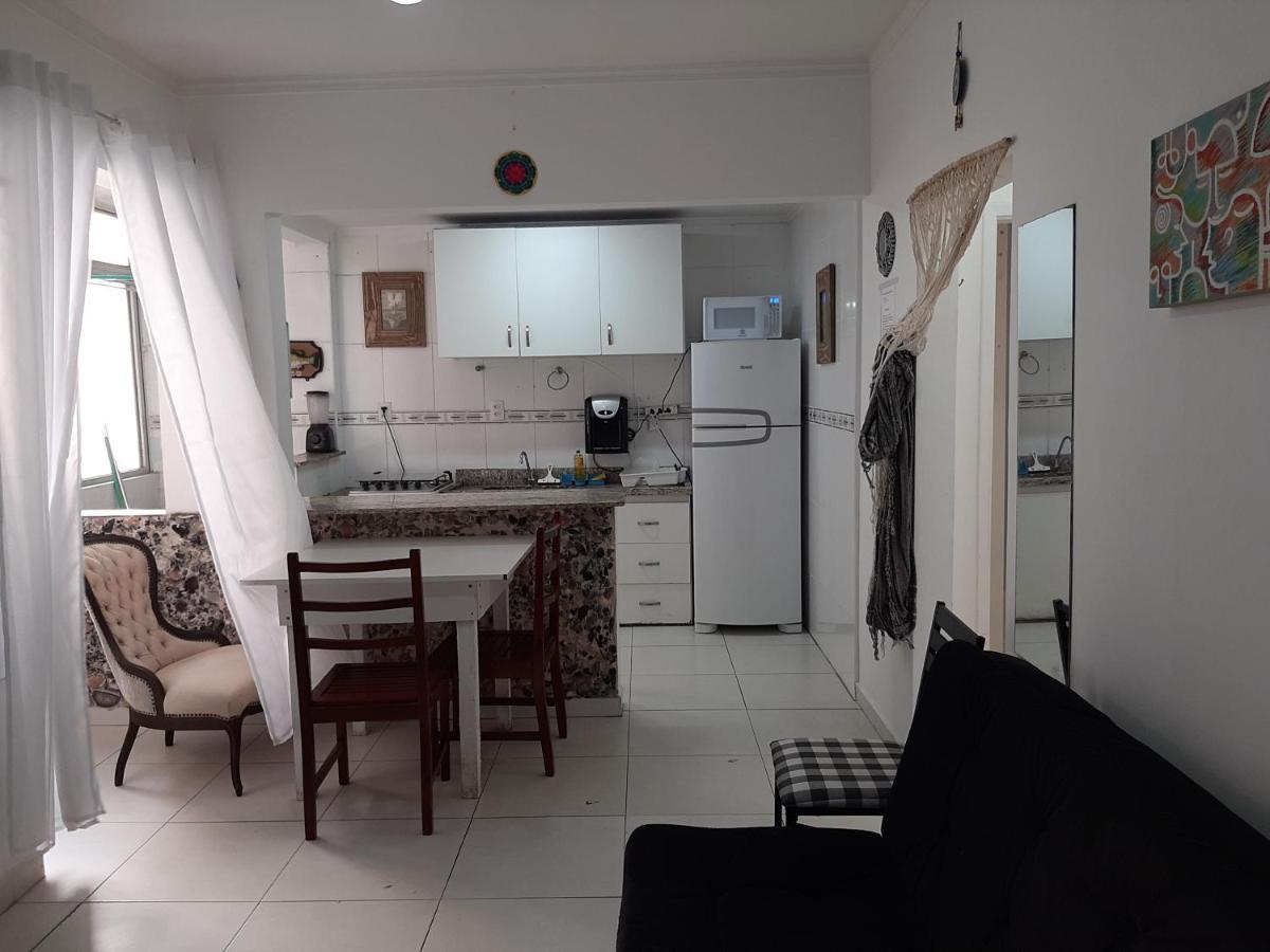 Apartamento Vento E Mar - 2 Quartos Com Sacada Na Quadra Da Praia Do Gonzaga Сантос Экстерьер фото