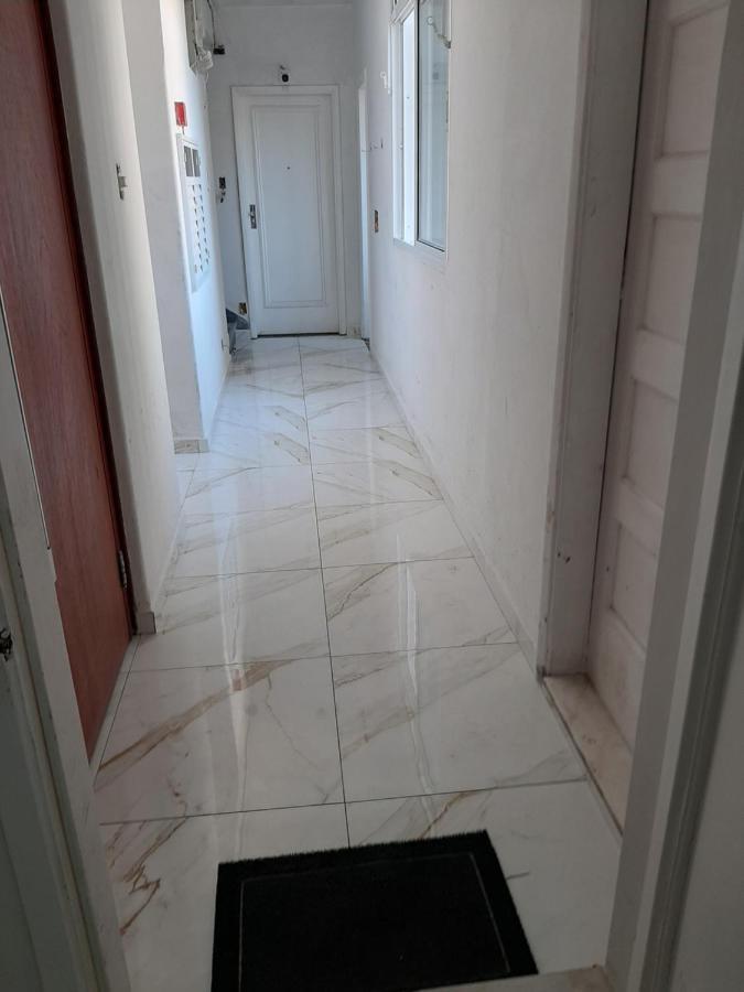 Apartamento Vento E Mar - 2 Quartos Com Sacada Na Quadra Da Praia Do Gonzaga Сантос Экстерьер фото