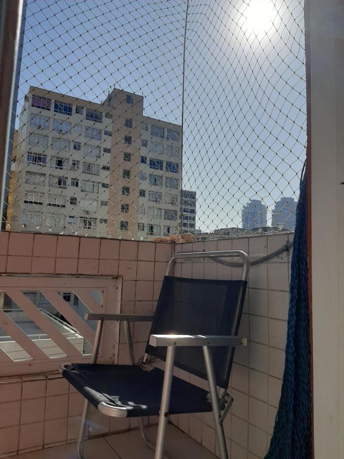 Apartamento Vento E Mar - 2 Quartos Com Sacada Na Quadra Da Praia Do Gonzaga Сантос Экстерьер фото