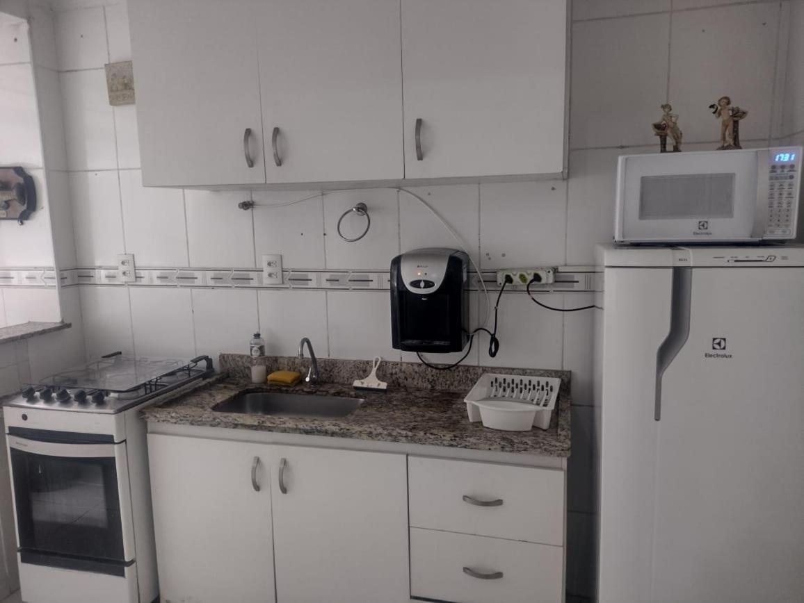 Apartamento Vento E Mar - 2 Quartos Com Sacada Na Quadra Da Praia Do Gonzaga Сантос Экстерьер фото