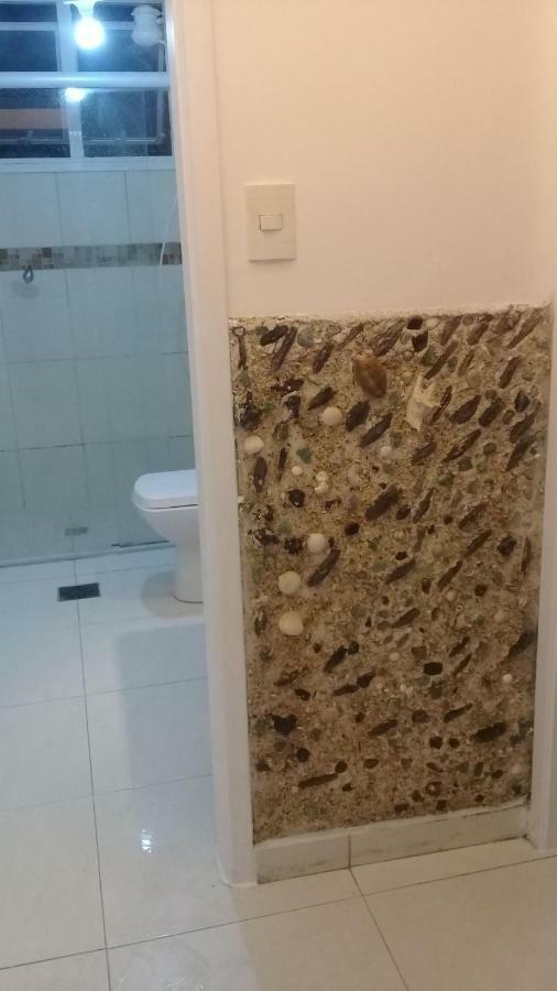 Apartamento Vento E Mar - 2 Quartos Com Sacada Na Quadra Da Praia Do Gonzaga Сантос Экстерьер фото